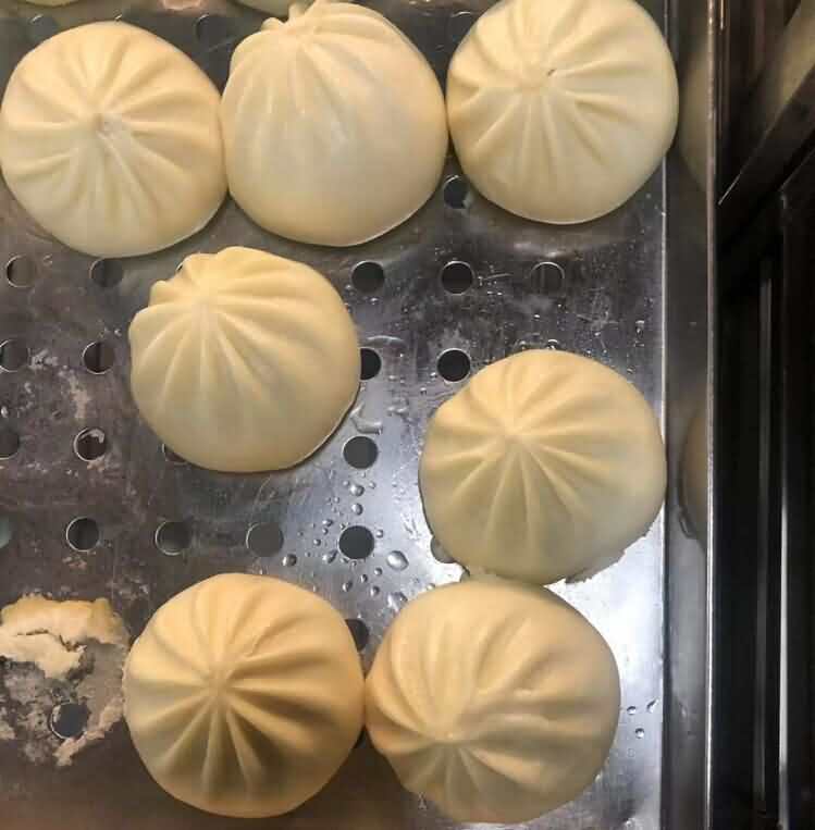 蒸熟后的包子